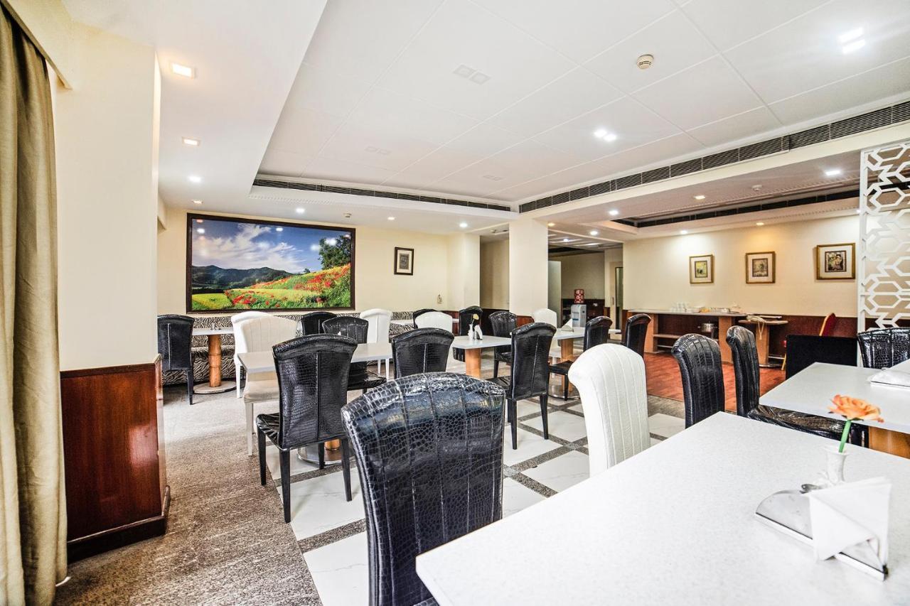 Fabhotel Bmk Grand New Delhi Bagian luar foto