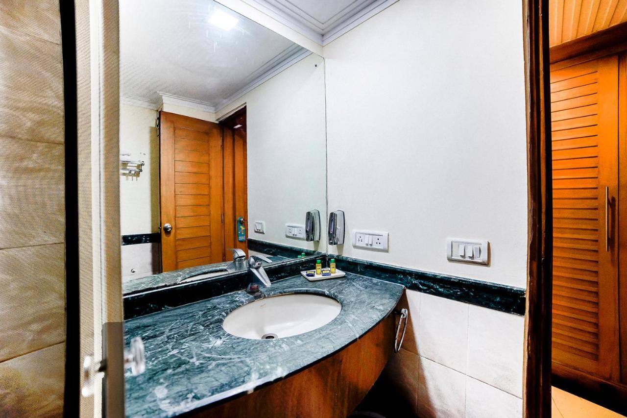 Fabhotel Bmk Grand New Delhi Bagian luar foto